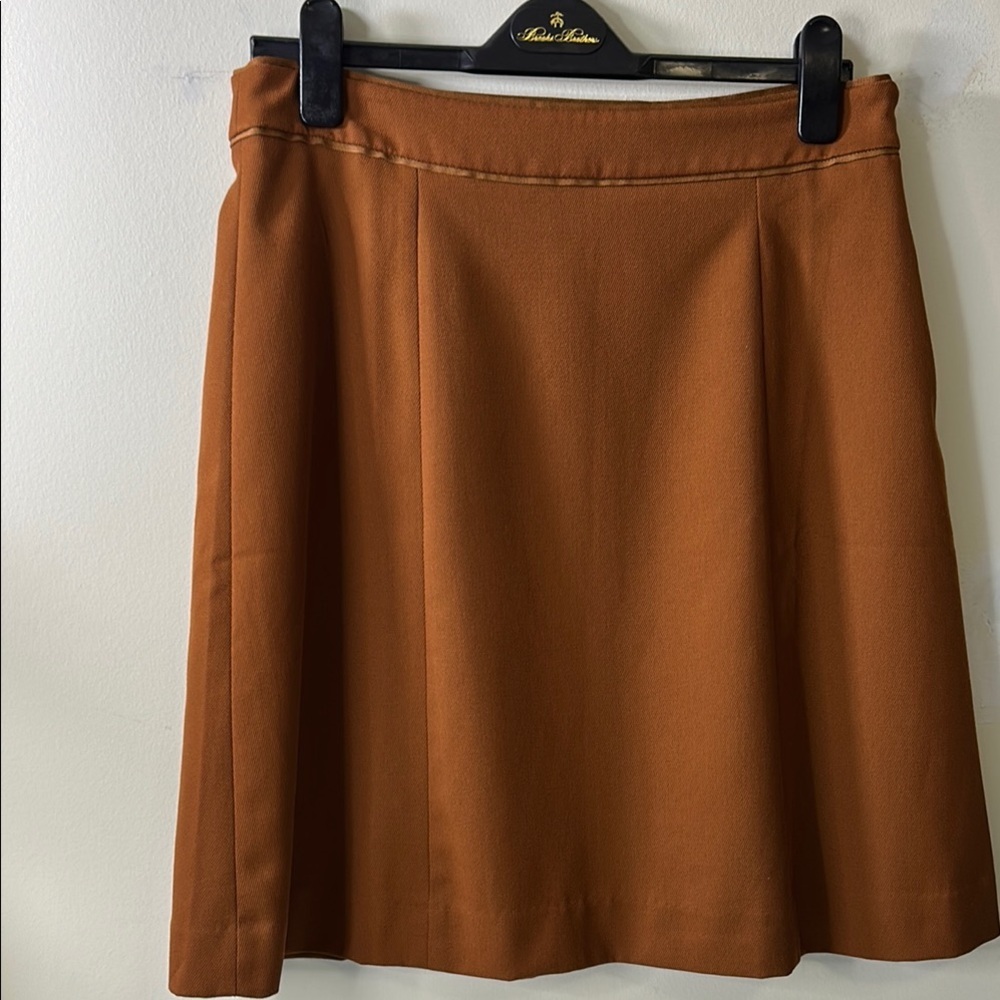 Forever 21 Classic camel color mini skirt with lining size large‎